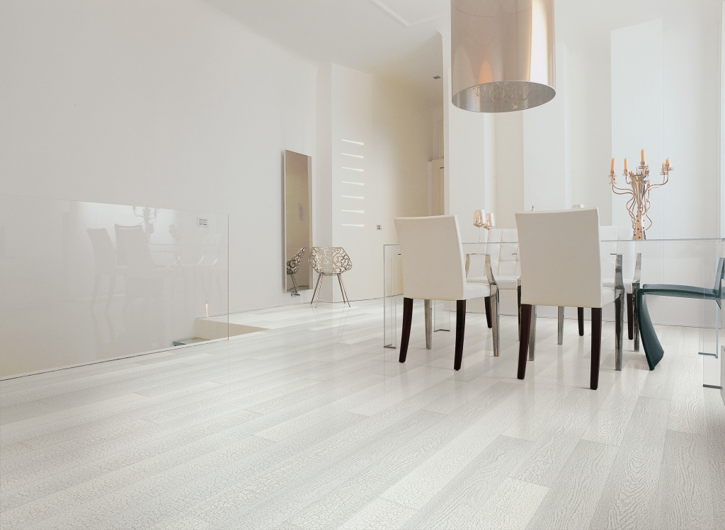 Skin, il parquet effetto pelle che veste la casa di seduzione e modernità